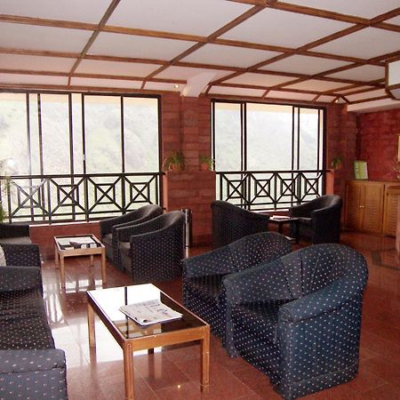 Abad Copper Castle Resort Мунар Екстериор снимка