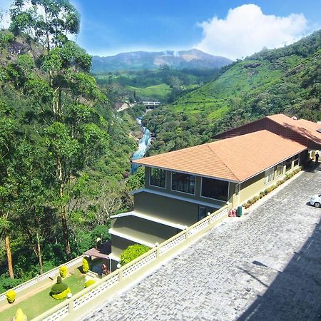 Abad Copper Castle Resort Мунар Екстериор снимка