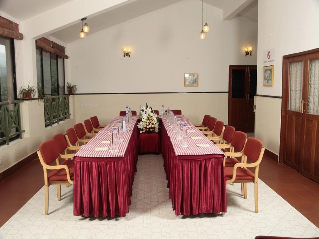 Abad Copper Castle Resort Мунар Екстериор снимка