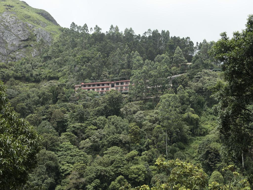 Abad Copper Castle Resort Мунар Екстериор снимка
