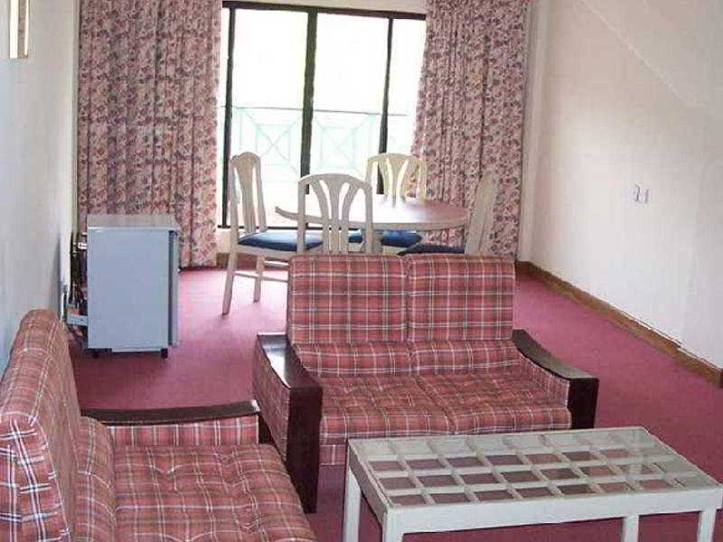 Abad Copper Castle Resort Мунар Екстериор снимка