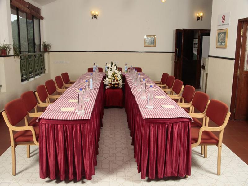 Abad Copper Castle Resort Мунар Екстериор снимка