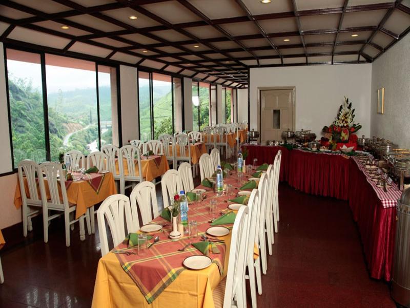 Abad Copper Castle Resort Мунар Екстериор снимка