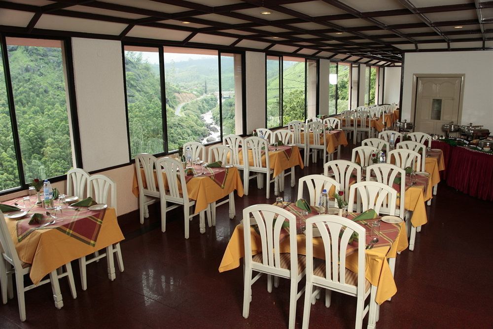 Abad Copper Castle Resort Мунар Екстериор снимка