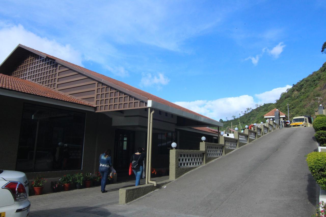 Abad Copper Castle Resort Мунар Екстериор снимка