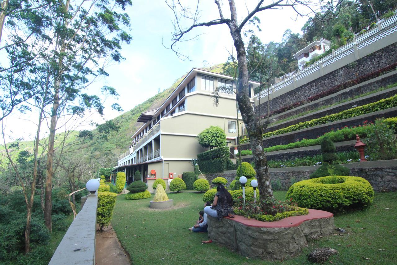 Abad Copper Castle Resort Мунар Екстериор снимка