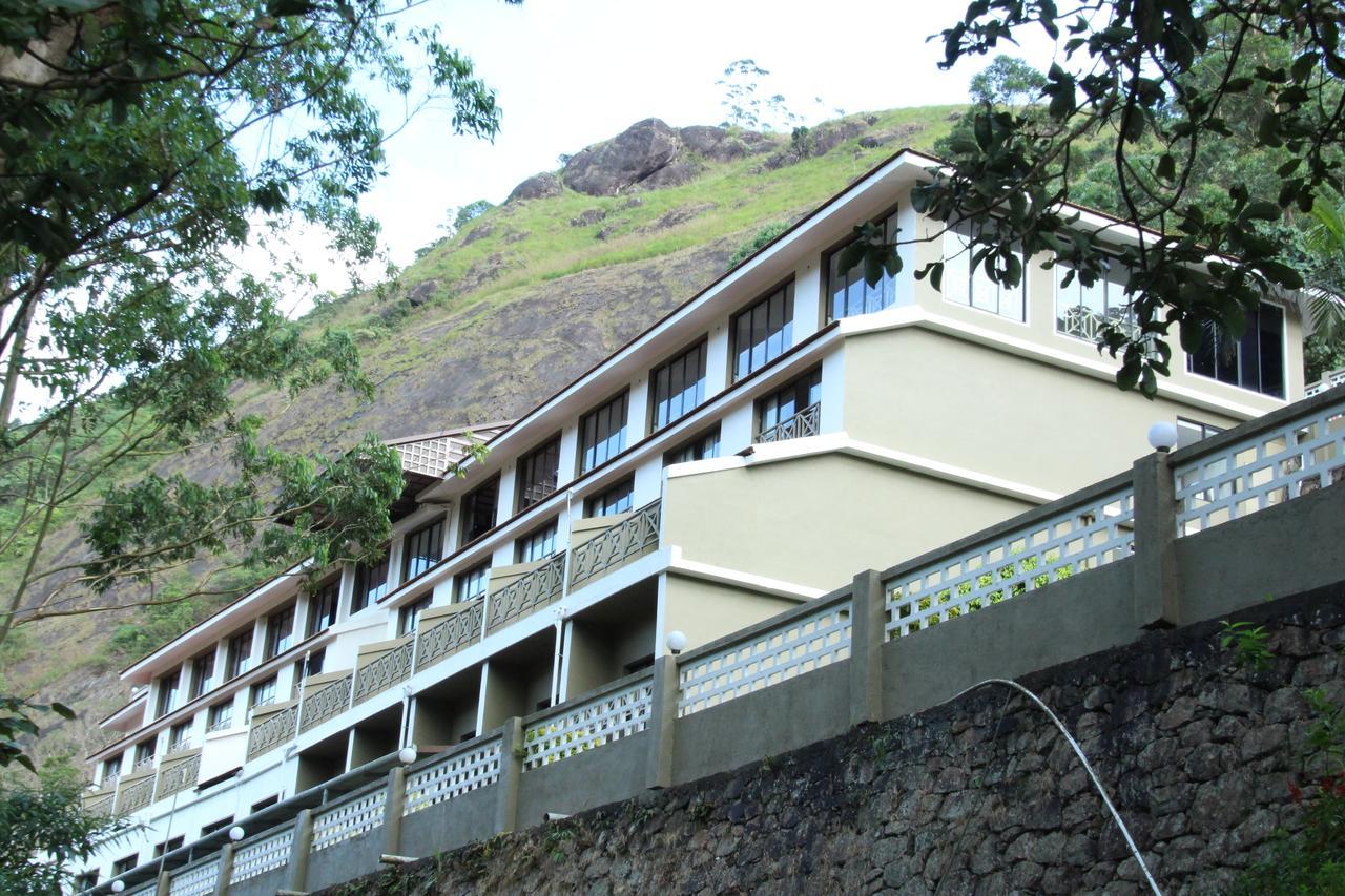 Abad Copper Castle Resort Мунар Екстериор снимка