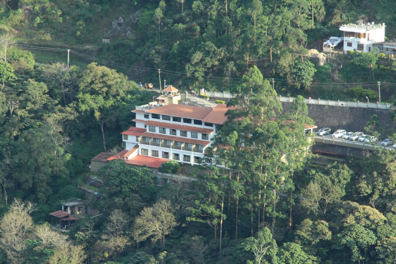 Abad Copper Castle Resort Мунар Екстериор снимка