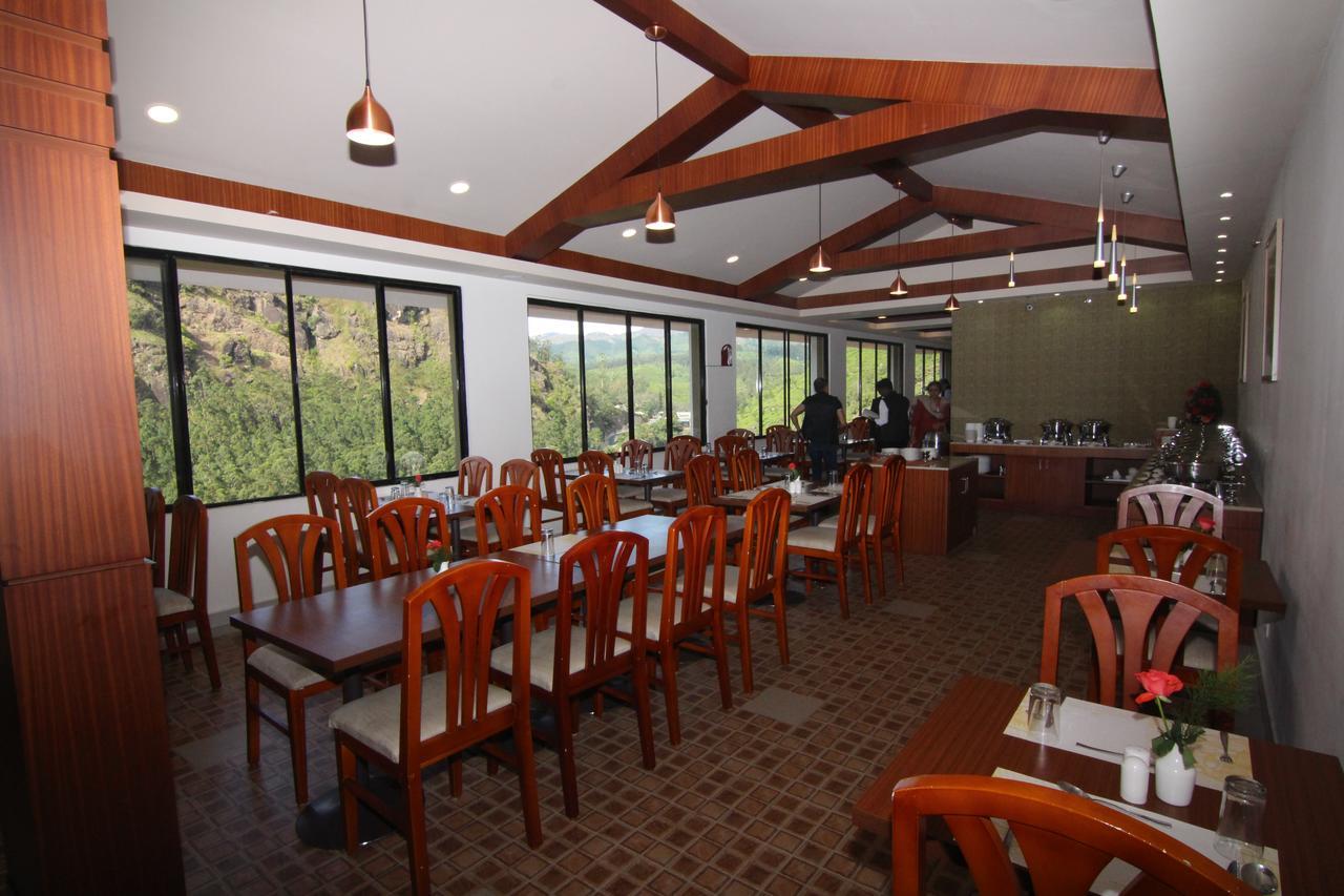 Abad Copper Castle Resort Мунар Екстериор снимка