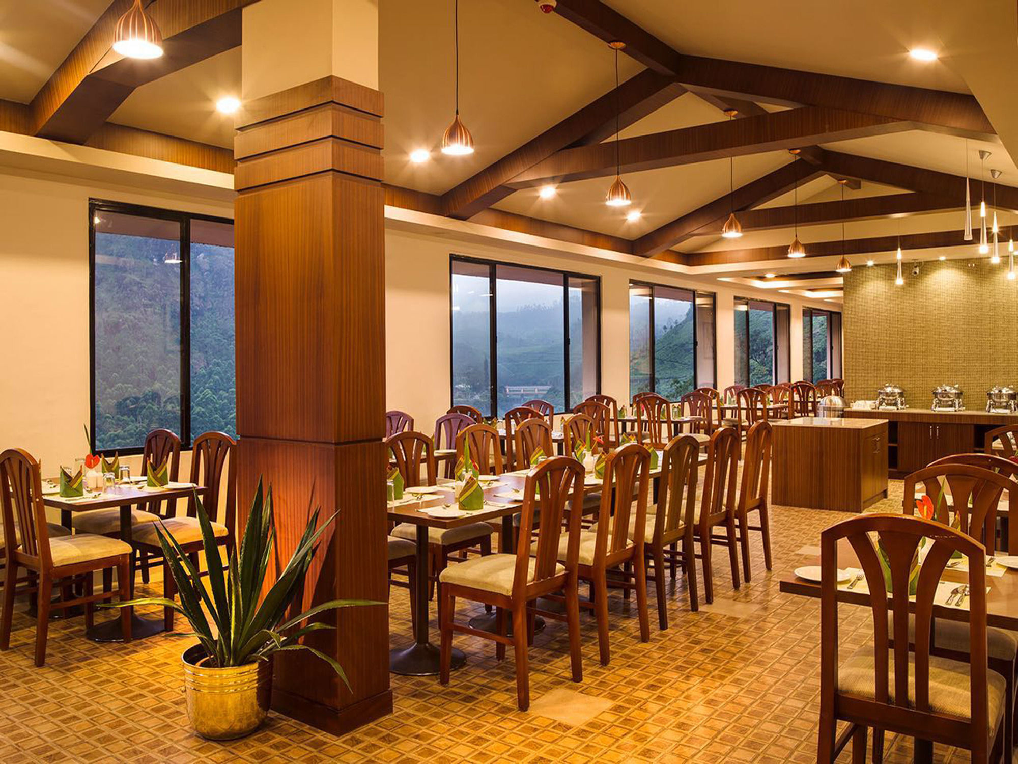 Abad Copper Castle Resort Мунар Екстериор снимка