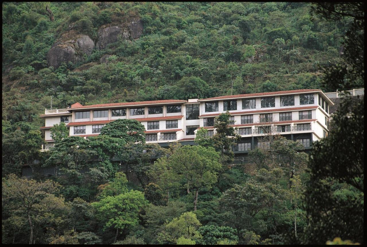 Abad Copper Castle Resort Мунар Екстериор снимка