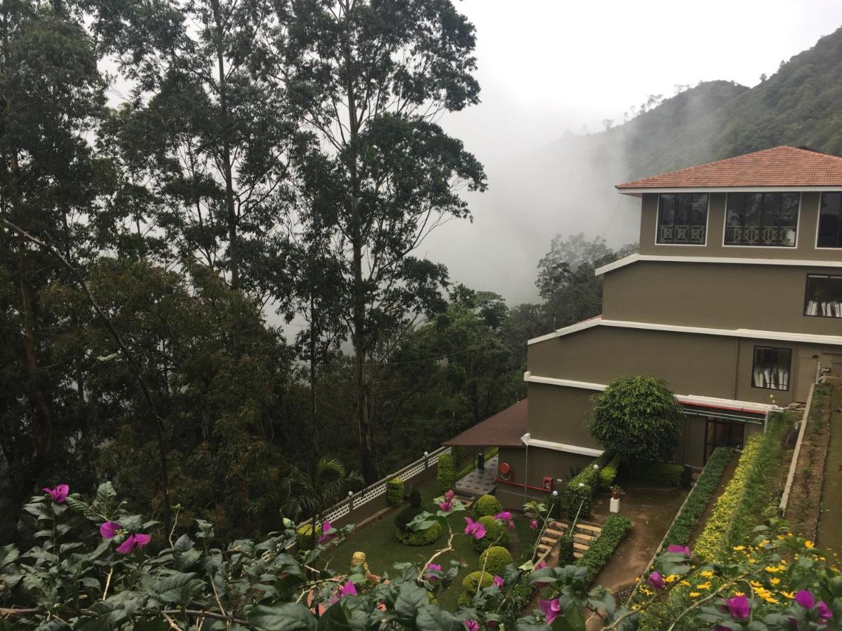 Abad Copper Castle Resort Мунар Екстериор снимка